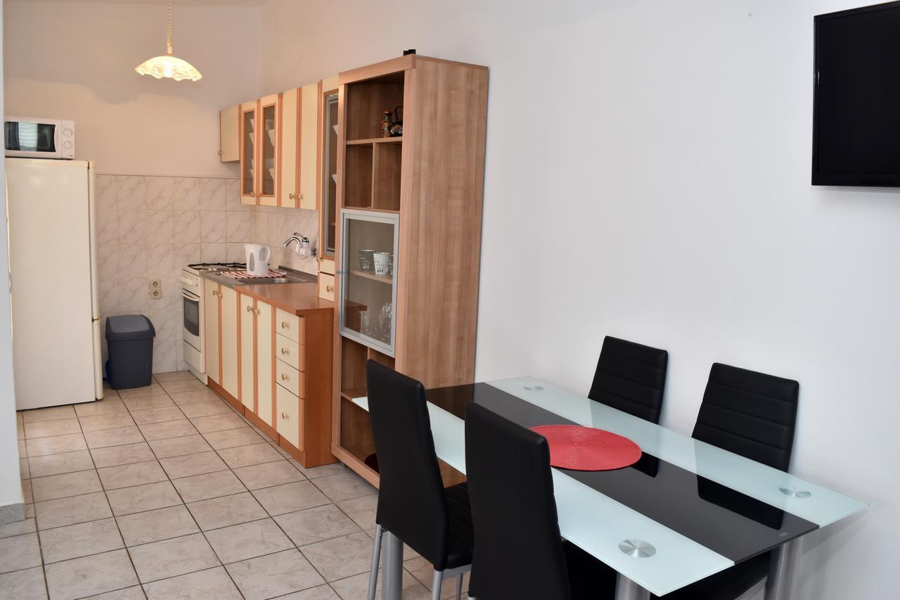 Apartments Oresic Vir Exterior foto