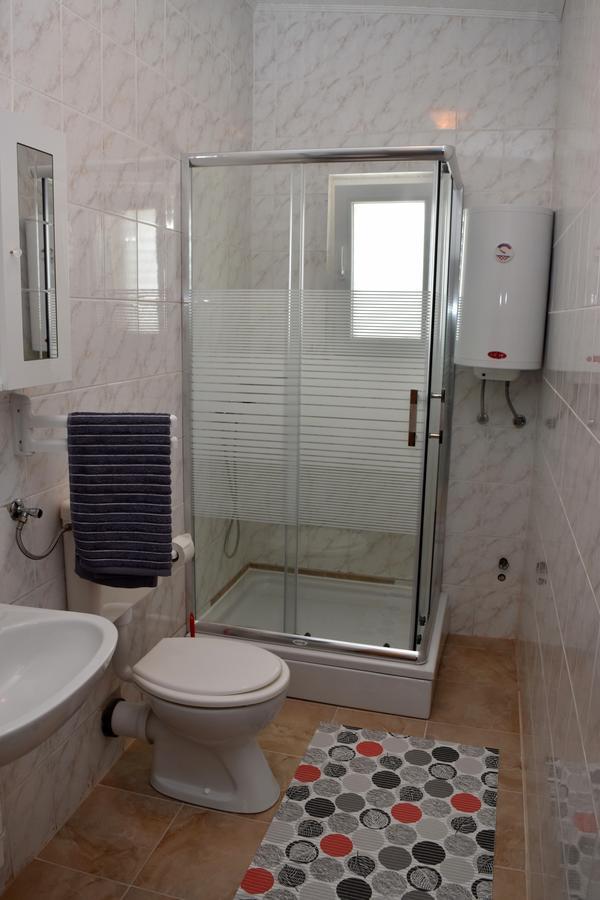 Apartments Oresic Vir Exterior foto