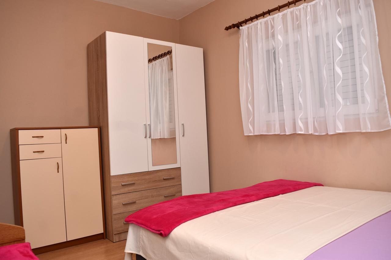 Apartments Oresic Vir Exterior foto