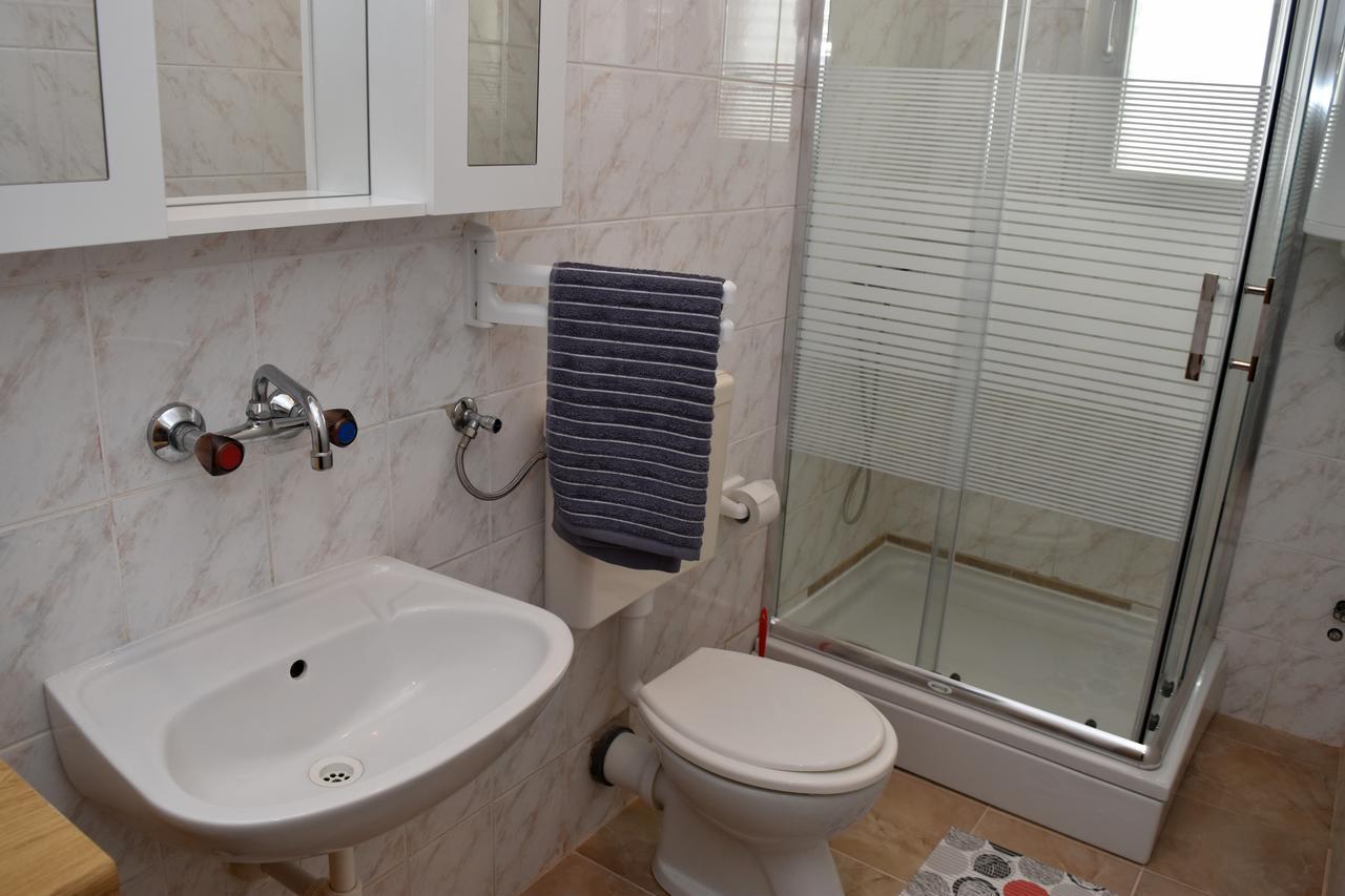 Apartments Oresic Vir Exterior foto
